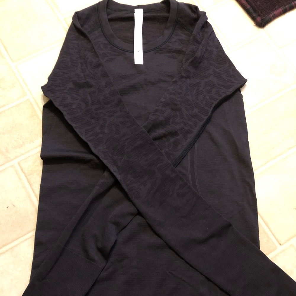 Lululemon swift top deep eggplant size 6